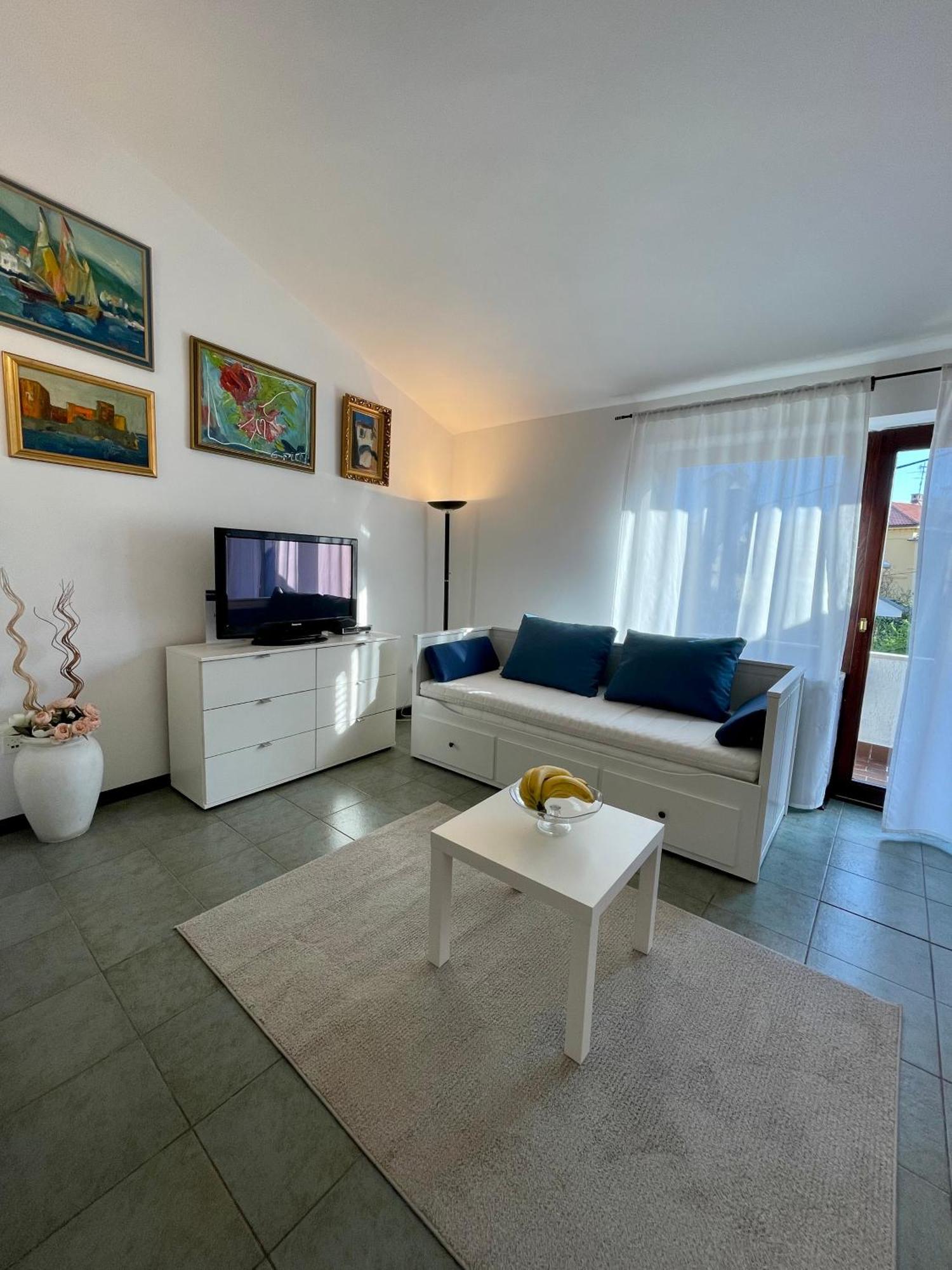 Apartments Matacin With Sea View Opatija Rum bild